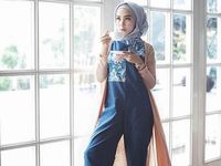 Foto Gaya Urban dengan Sentuhan Indonesia Ala 5 Selebgram Hijab